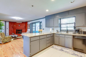 Decatur Apartment about 11 Mi to Downtown Atlanta!